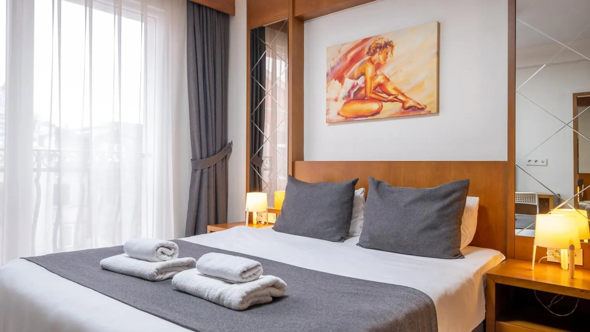 Istanbul Dream View Suites Hotel